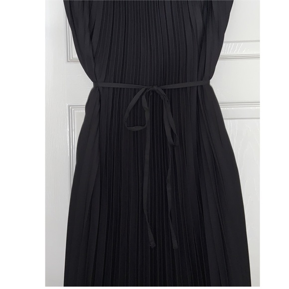 Max Studio V-neck pleated shift dress –– NWT - Picture 7 of 12